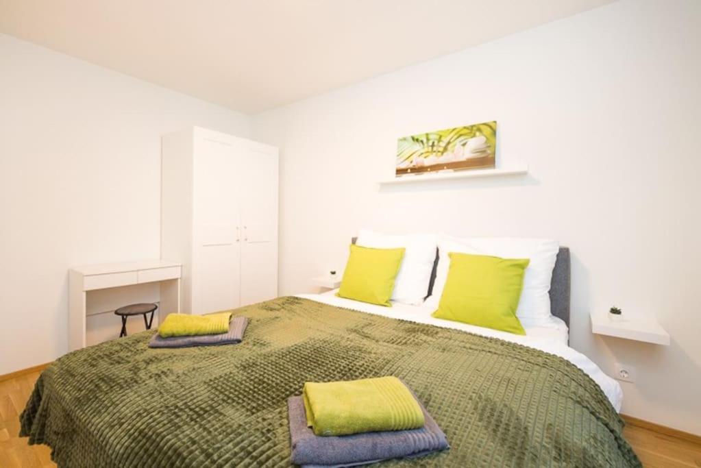 Premium City Apartment With Balcony! Free Garage Parking Included! Відень Екстер'єр фото