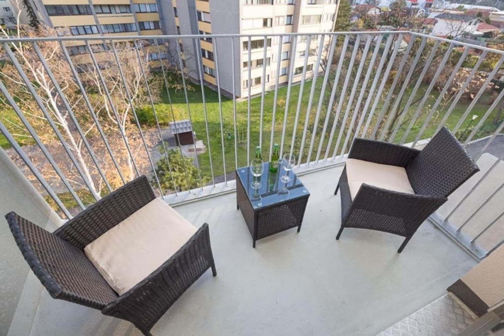 Premium City Apartment With Balcony! Free Garage Parking Included! Відень Екстер'єр фото